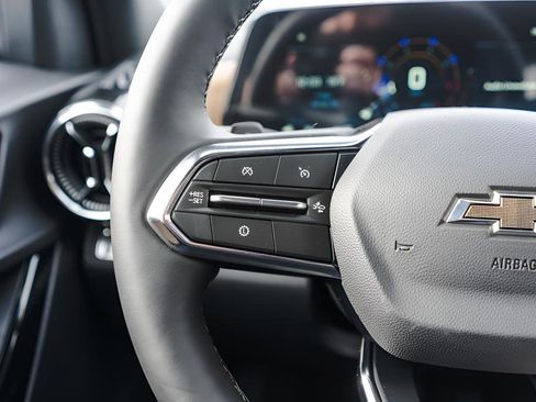 New 2026 Chevrolet Equinox ACTIV w/ Convenience Package III AWD/4WD image 10