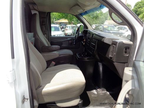 Used 2014 GMC Savana 2500 Extended RWD image 20