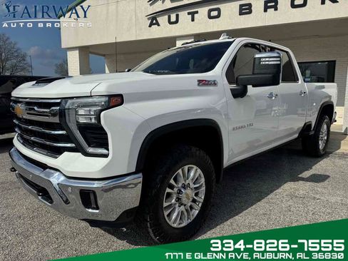 Used 2024 Chevrolet Silverado 2500 LTZ w/ LTZ Convenience Package image 2