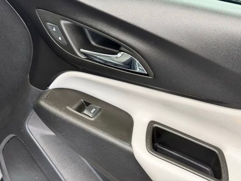 Used 2024 Chevrolet Equinox LT image 25