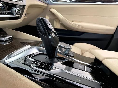 Used 2018 BMW 530i xDrive w/ Premium Package AWD/4WD image 17