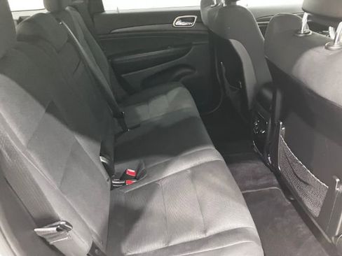 Used 2017 Jeep Grand Cherokee Laredo image 20