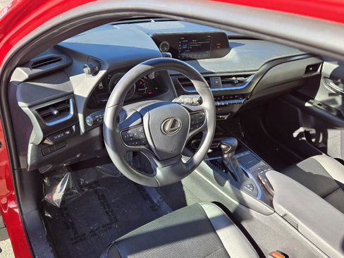 Used 2022 Lexus UX 250h w/ Premium Package image 6