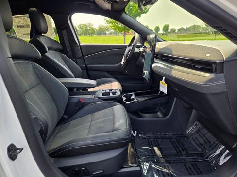 New 2025 Ford Mustang Mach-E GT image 6