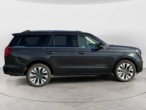 Used 2025 Ford Expedition Platinum w/ Driver's Package AWD/4WD image 6