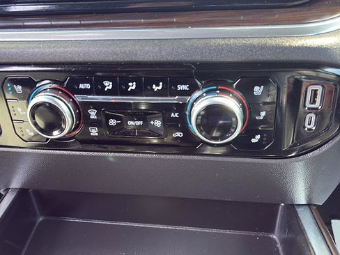 Used 2023 GMC Sierra 1500 SLT w/ SLT Convenience Package image 30