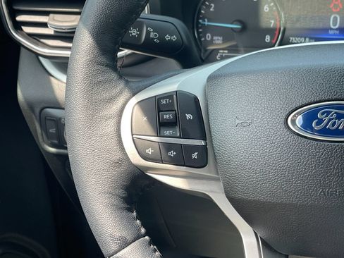 Used 2022 Ford Explorer XLT w/ Equipment Group 202A RWD image 26
