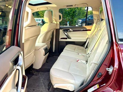 Used 2019 Lexus GX 460 Premium w/ Premium Package AWD/4WD image 11
