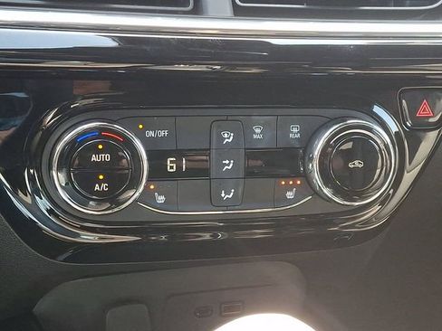 Used 2025 Chevrolet Trax RS w/ Driver Confidence Package FWD image 17