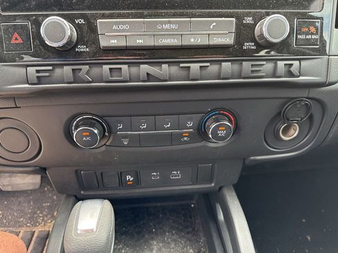 Used 2025 Nissan Frontier S image 24