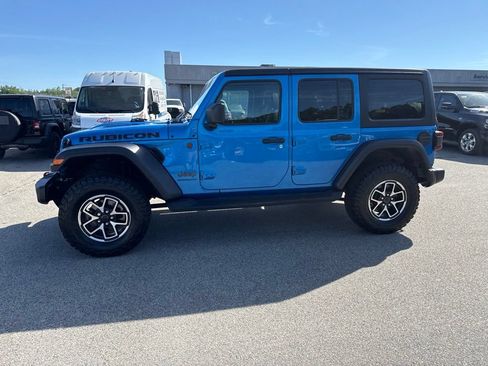 Used 2024 Jeep Wrangler Unlimited Rubicon w/ Technology Group AWD/4WD image 2