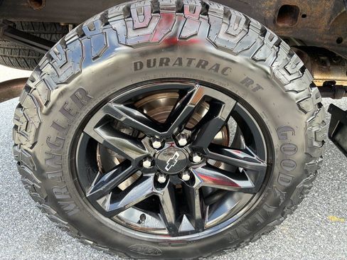 Used 2020 Chevrolet Silverado 1500 Custom Trail Boss AWD/4WD image 25