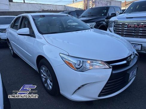 Used 2017 Toyota Camry LE FWD image 13