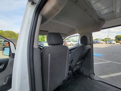 Used 2015 Nissan NV200 S FWD image 29