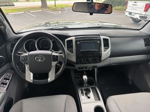 Used 2014 Toyota Tacoma PreRunner w/ SR5 Package RWD image 15
