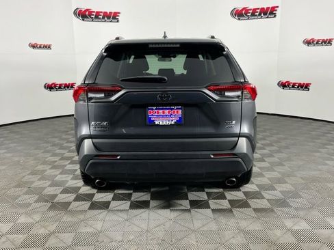 Used 2020 Toyota RAV4 XLE Premium image 7