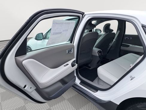 New 2025 Hyundai Ioniq 6 SEL AWD/4WD image 13