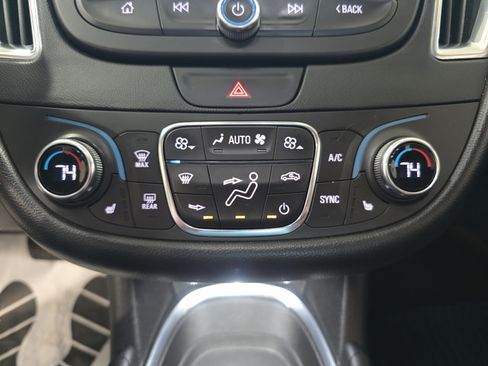 Used 2016 Chevrolet Malibu Hybrid w/ Leather Package FWD image 21