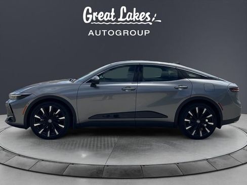 Used 2023 Toyota Crown Platinum image 2