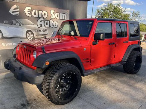 Used 2018 Jeep Wrangler Unlimited Sport S AWD/4WD image 2