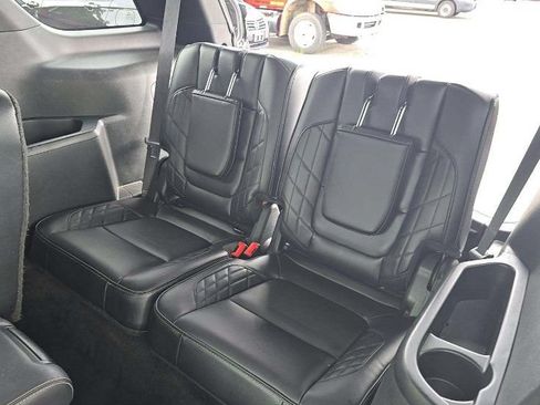 Used 2017 Ford Explorer Platinum AWD/4WD image 13