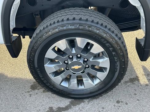 Used 2022 Chevrolet Silverado 2500 Custom image 16