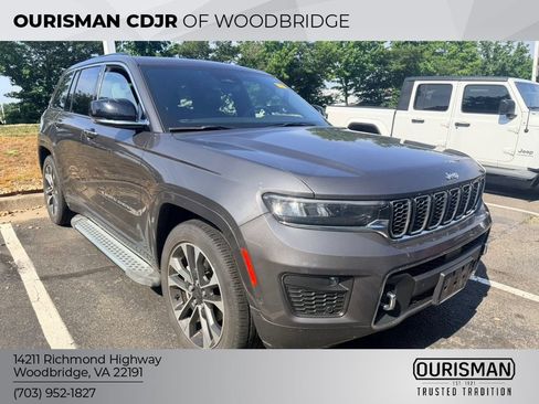 Used 2023 Jeep Grand Cherokee Overland AWD/4WD image 3