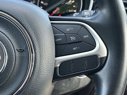 Used 2018 Jeep Compass Latitude w/ Popular Equipment Group FWD image 30