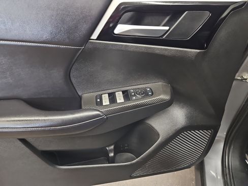 Used 2023 Mitsubishi Outlander SE image 7