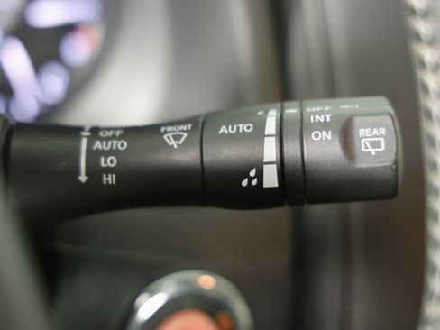 Used 2017 Nissan Armada Platinum w/ Interior Lighting Package image 25