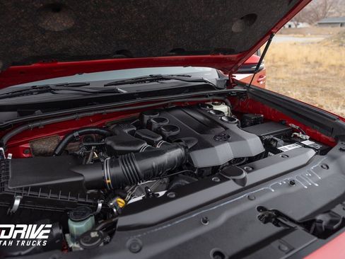 Used 2022 Toyota 4Runner SR5 Premium image 31