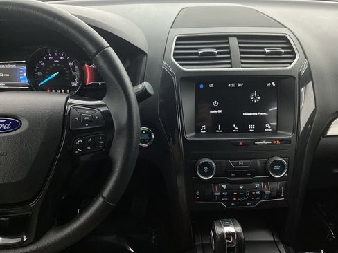 Used 2018 Ford Explorer XLT w/ Equipment Group 201A image 34