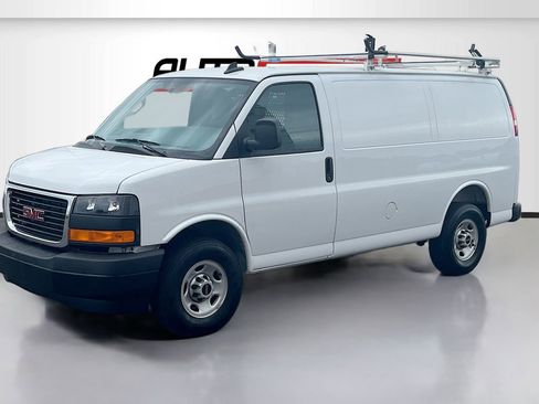 Used 2025 GMC Savana 3500 w/ Driver Convenience Package RWD image 3
