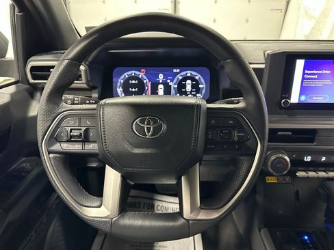 Used 2025 Toyota 4Runner TRD Off-Road AWD/4WD image 18