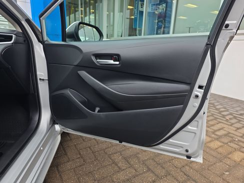 Used 2021 Toyota Corolla LE image 24