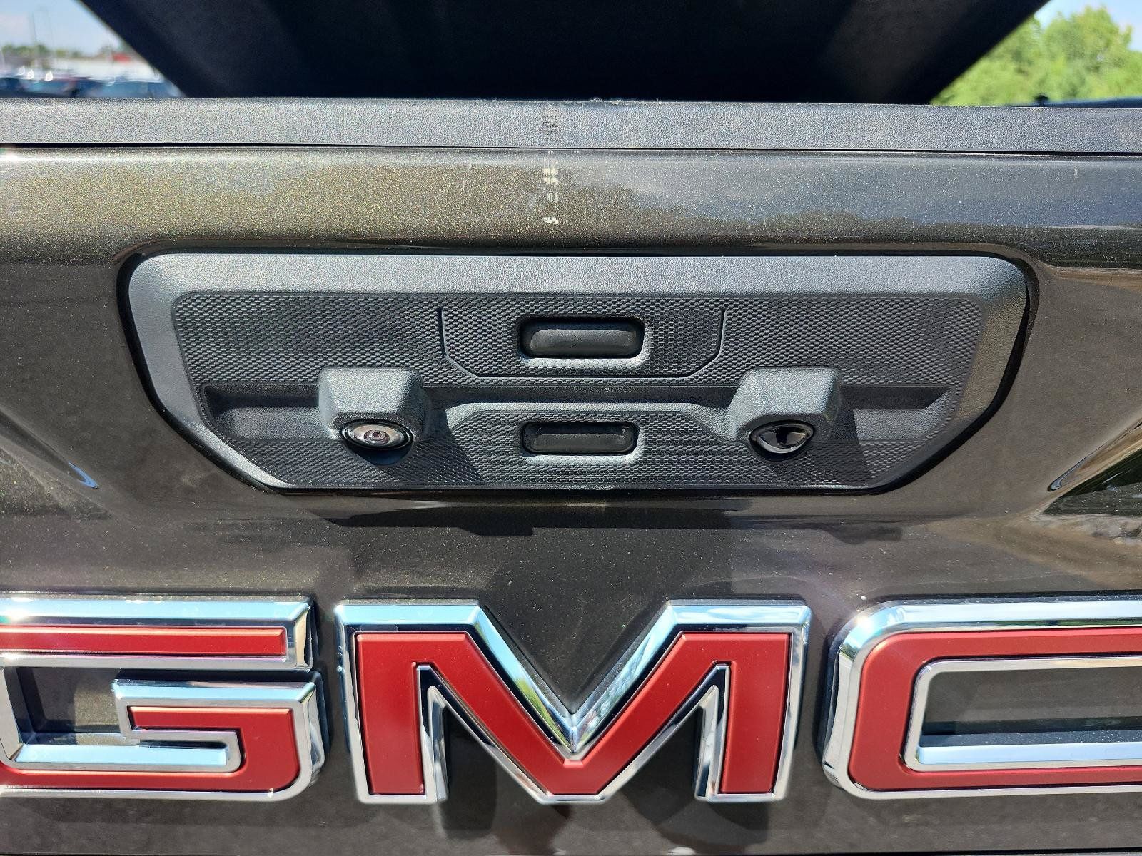 Used 2023 GMC Sierra 2500 AT4 w/ AT4 Premium Plus Package AWD/4WD image 13