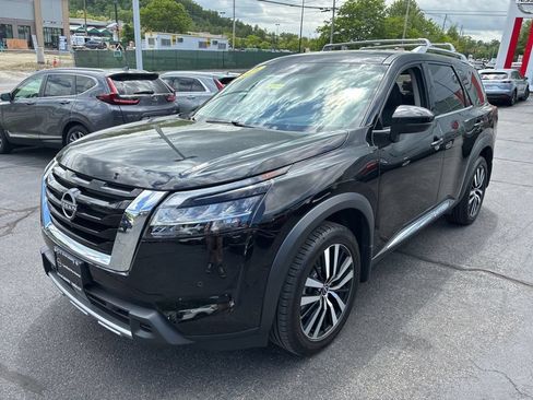 Certified 2024 Nissan Pathfinder Platinum w/ Cargo Package AWD/4WD image 3