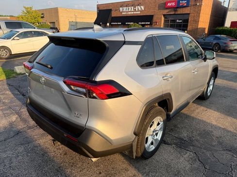 Used 2021 Toyota RAV4 XLE AWD/4WD image 8