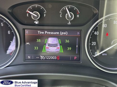 Used 2023 Buick Enclave Essence w/ Experience Buick Package FWD image 2