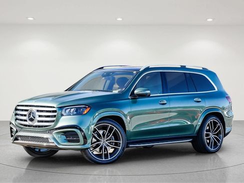 New 2026 Mercedes-Benz GLS 580 4MATIC image 2