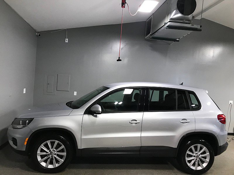 Used 2017 Volkswagen Tiguan Limited w/ Alloy Wheels Package AWD/4WD image 6