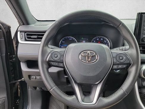 Used 2022 Toyota RAV4 SE image 19