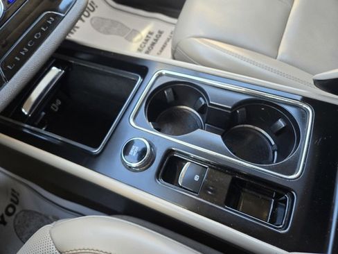 Used 2022 Lincoln Corsair AWD w/ Equipment Group 101A image 13