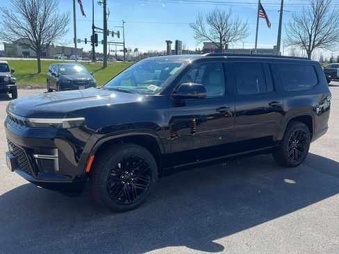 New 2026 Jeep Grand Wagoneer L Limited AWD/4WD image 1
