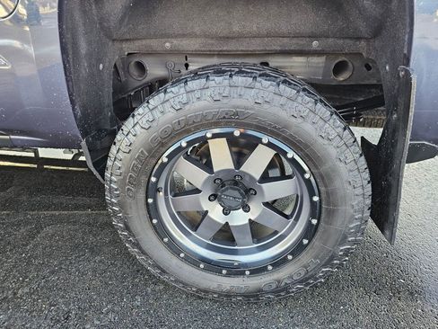 Used 2018 Chevrolet Silverado 1500 LTZ Z71 w/ Centennial Edition image 11