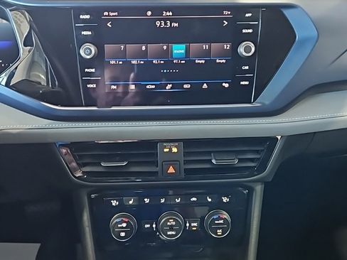 Used 2024 Volkswagen Taos SE image 29