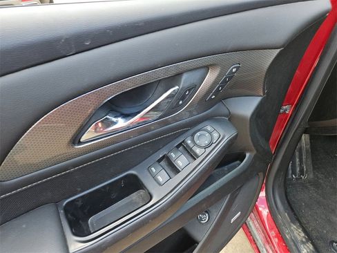 Used 2023 Chevrolet Traverse Premier image 15