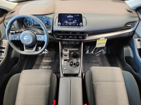 Used 2023 Nissan Rogue SV image 17