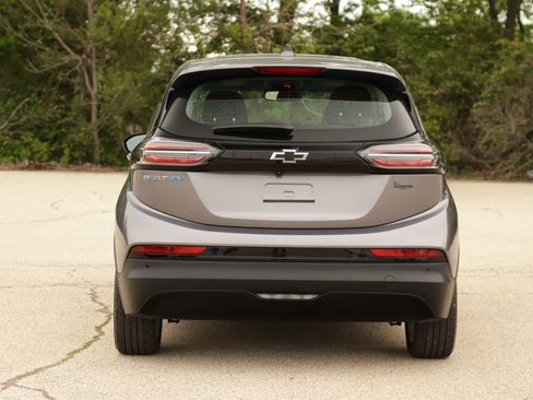 Used 2023 Chevrolet Bolt LT FWD image 6