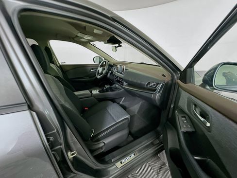 Used 2023 Nissan Rogue SV FWD image 29